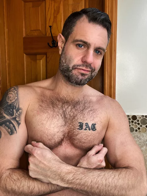 Who wants to run their hands through dads chest hair?