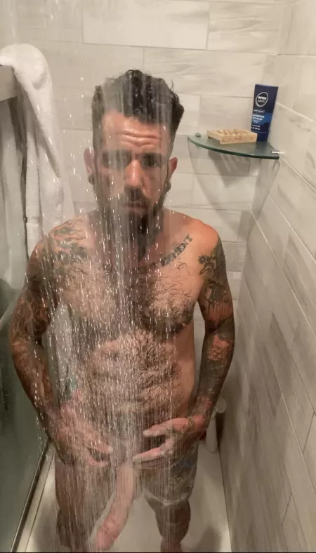 Who wants to save some water with me? Who wants to save some water with me?
