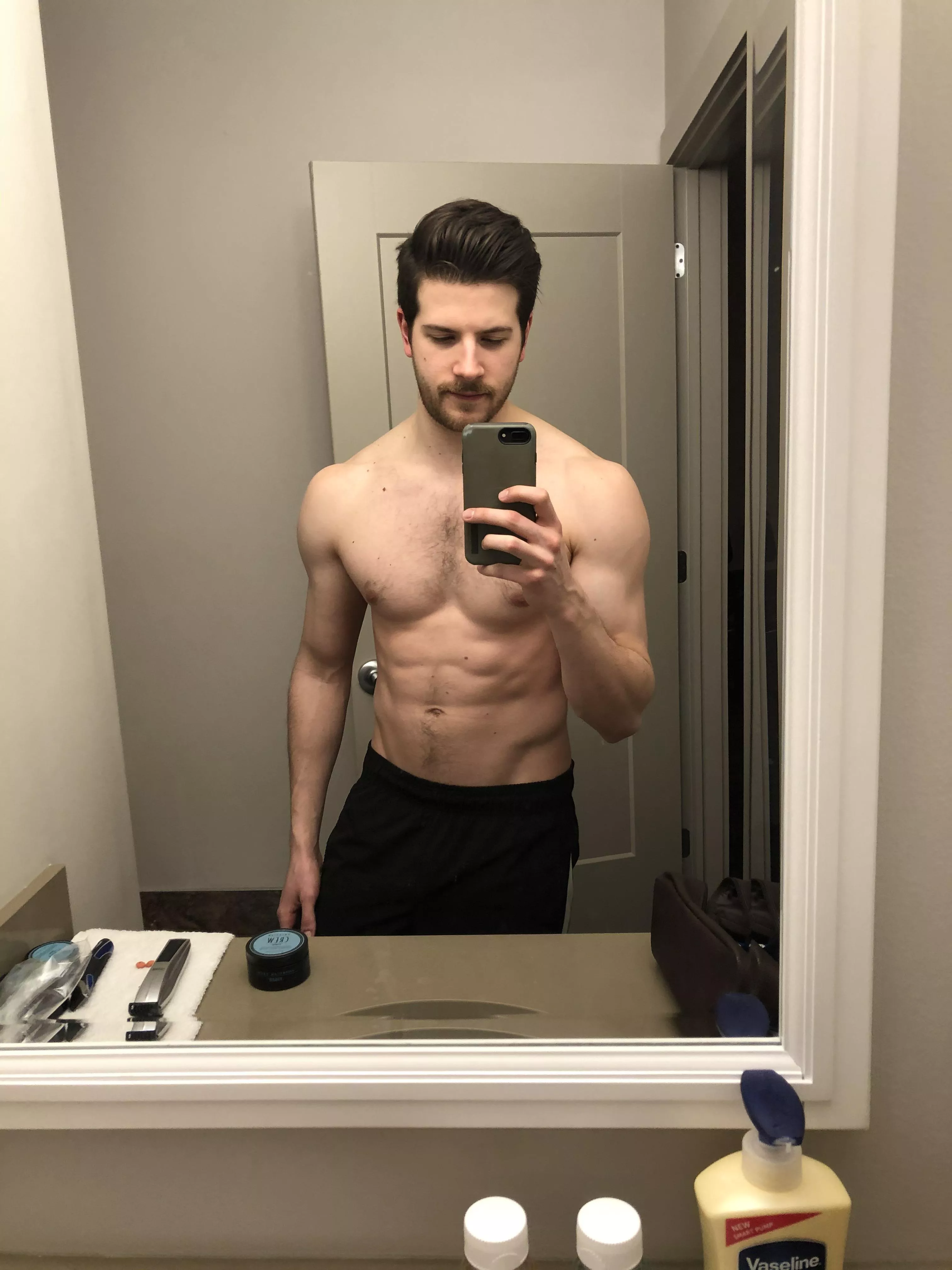 Who wants to see a little more? 😏