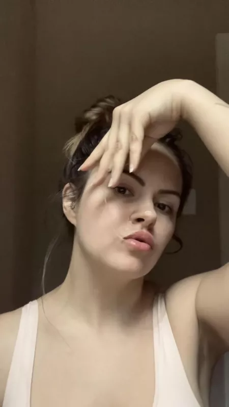 Who wants to see me playing with spit? ?