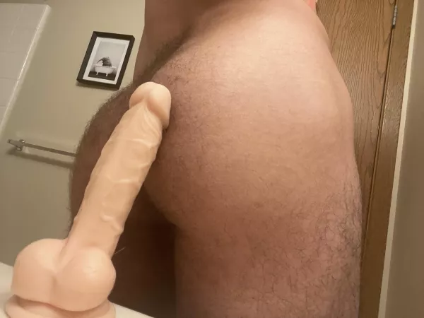 Who wants to see my tight ass fuck this dildo? ?