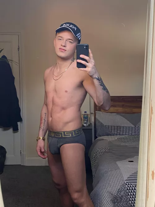 Who wants to see the full vid thou 😏my hat now 👮♀️ for now haha go watch full vid