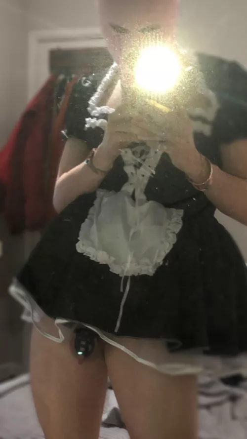 who wants to see under the skirt? 👀