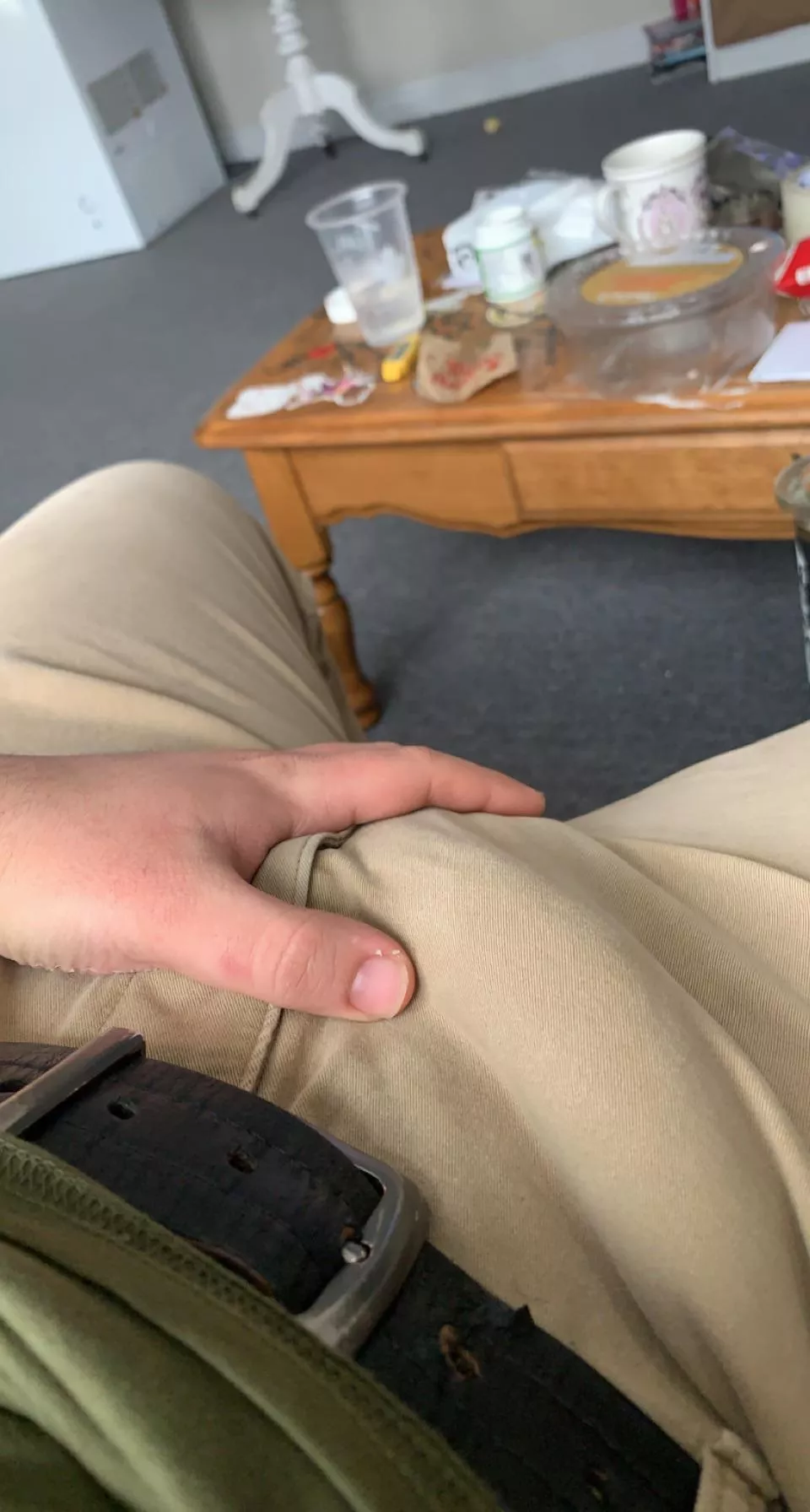 Who wants to see underneath?😏