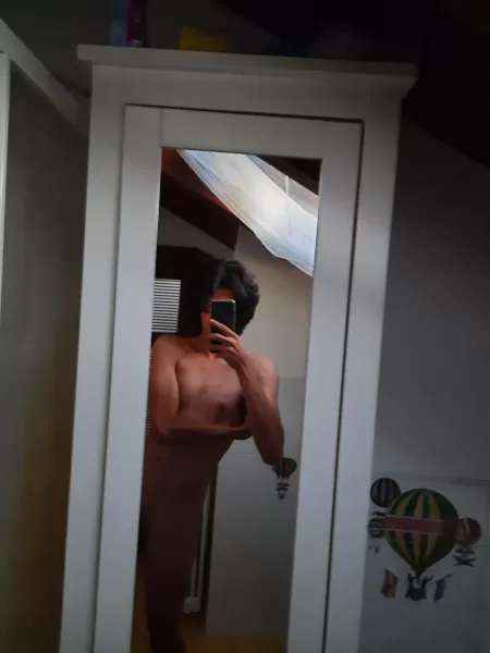 Who wants to see what's hiding? Who wants to see what's hiding?