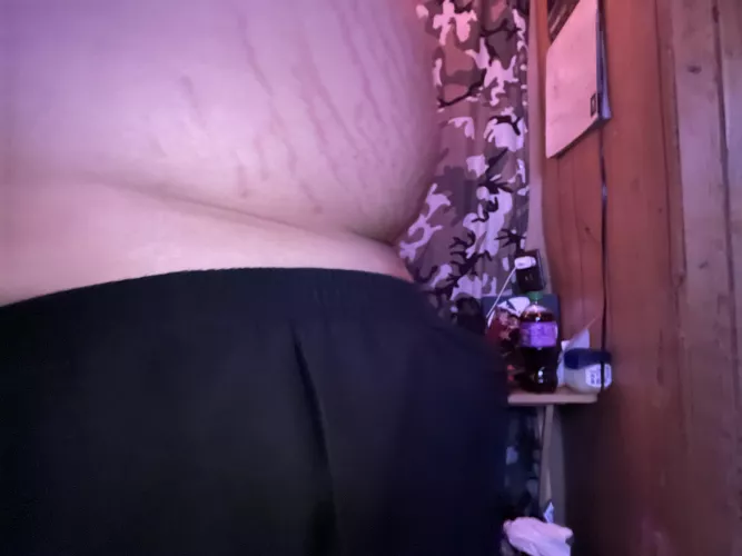 Who wants to see whatโs in my pants dm me ๐ฉ