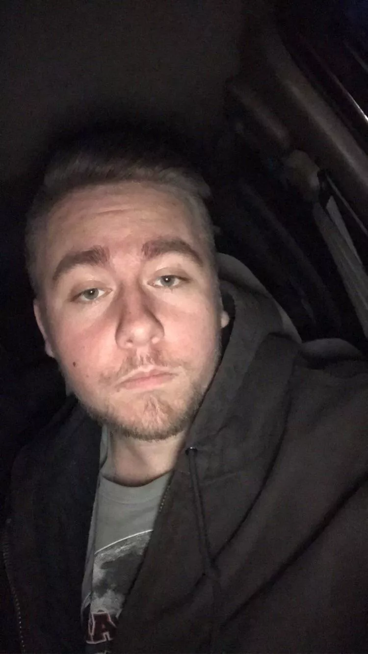 Who wants to sit on my face im a 20 year old male in Pennsylvania