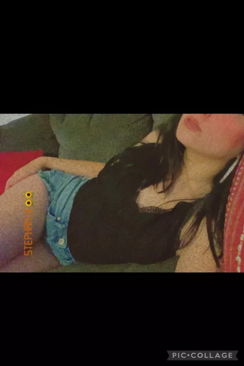 Who wants to smoke and fuck ?😈❤️