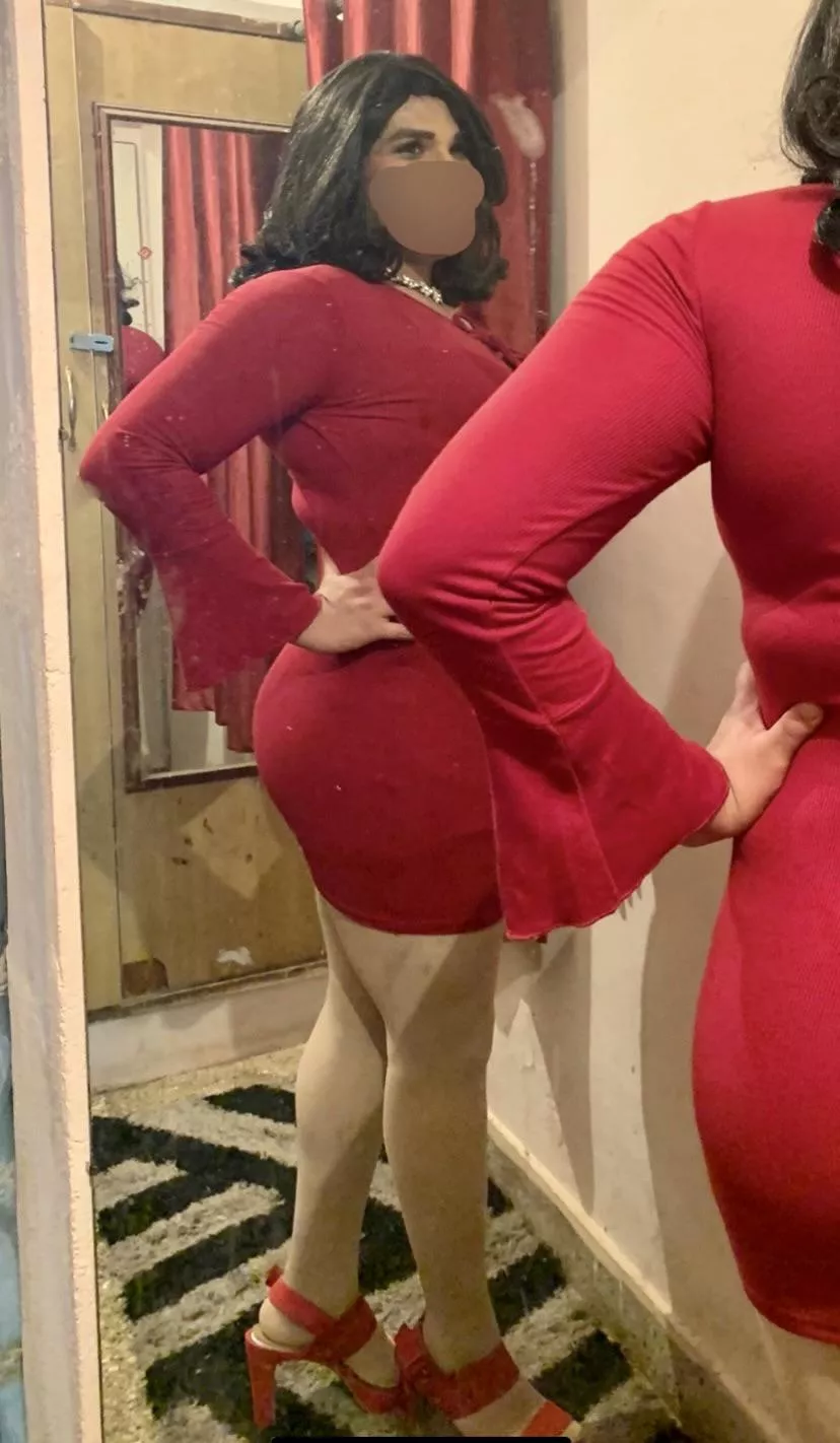 Who wants to spank that ass? Who wants to spank that ass?