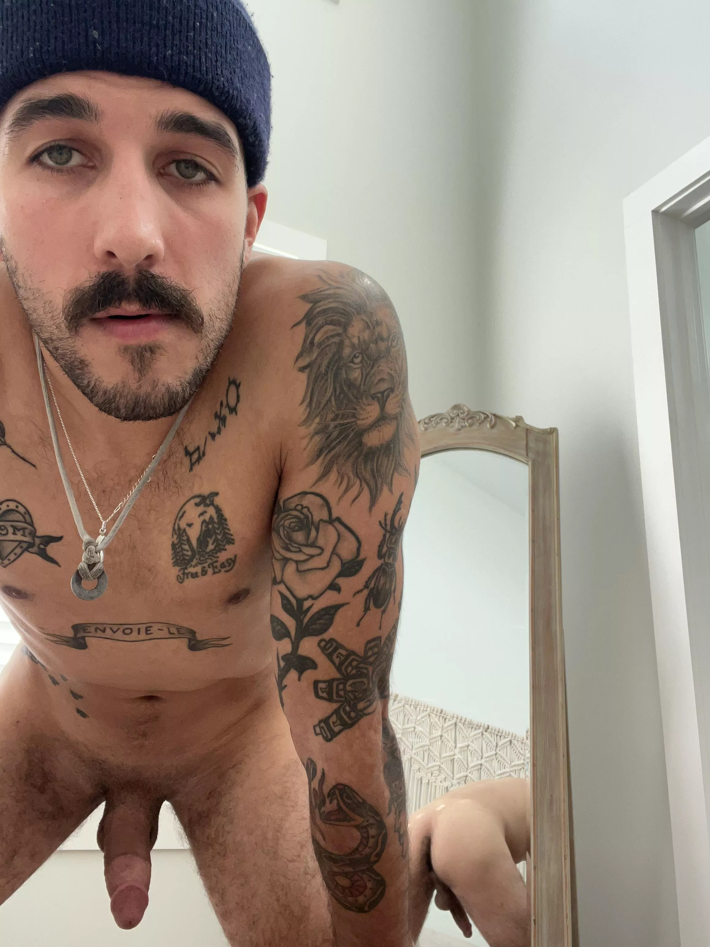 Who wants to suck it from this angle? 👅