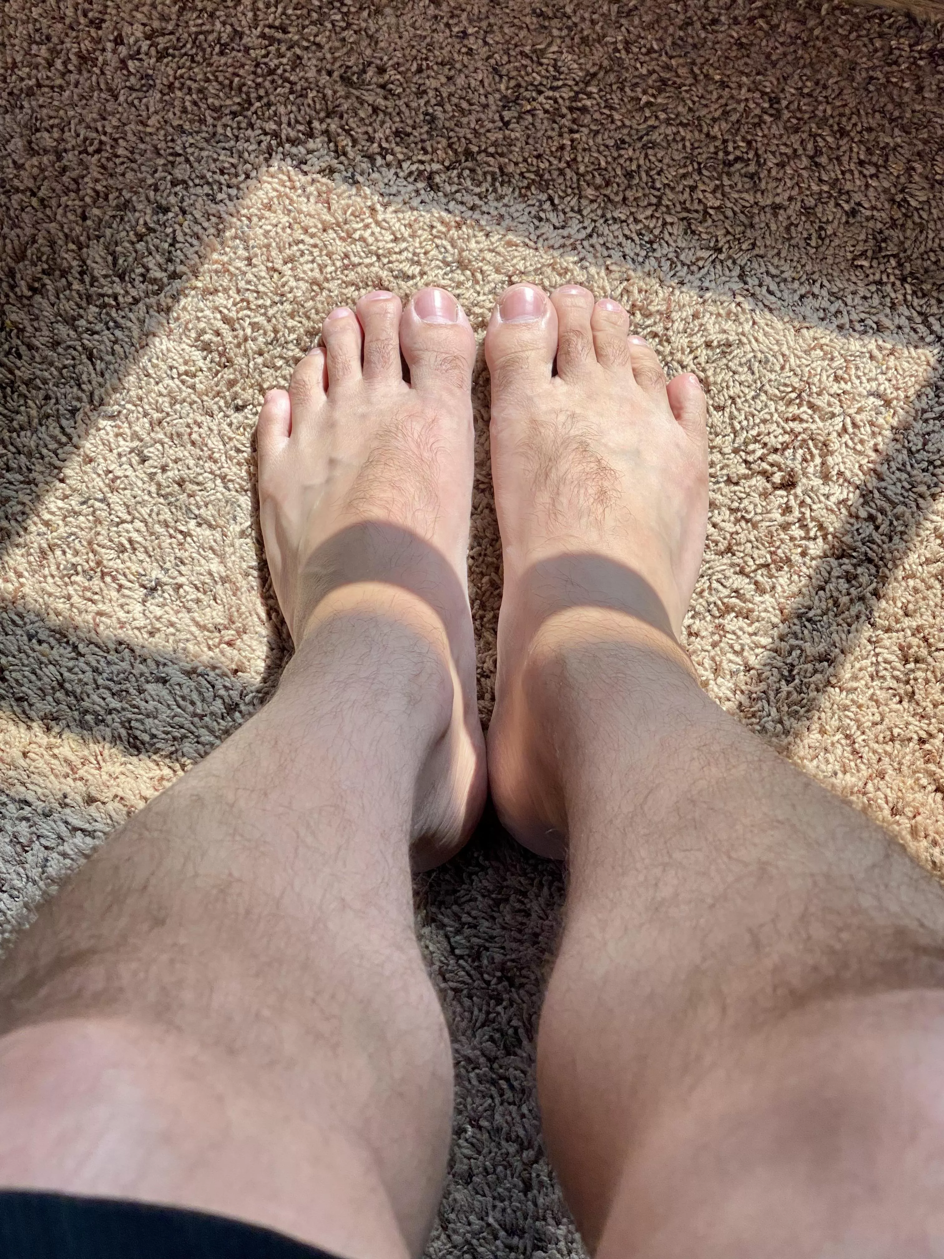 Who wants to touch, tickle and suck on my size 13’s?