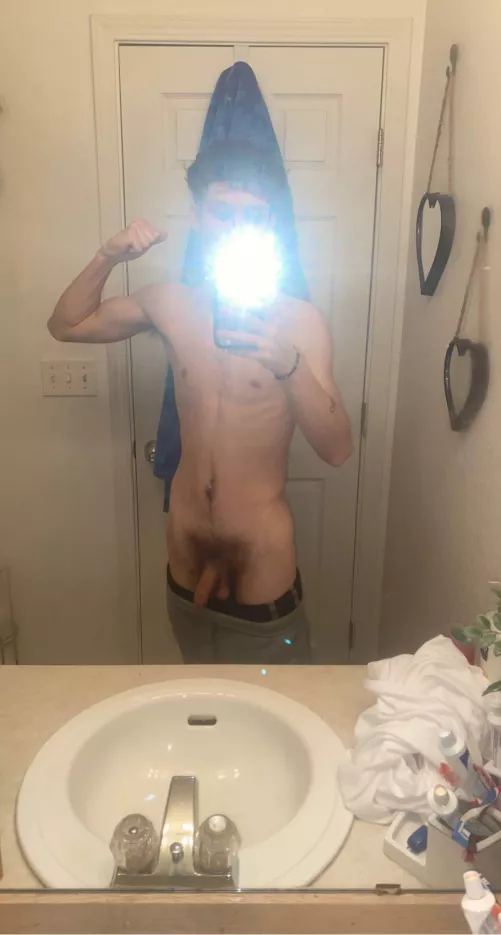 Who wants to watch daddy hump something 🤯😏 dm open