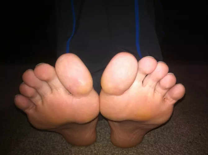 Who wants to worship my feet then? π Who wants to worship my feet then? π