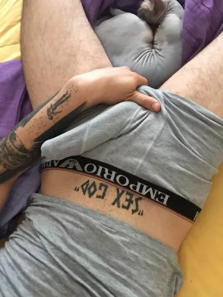 Who will volunteer if I want to fuck a random redditor? ππ