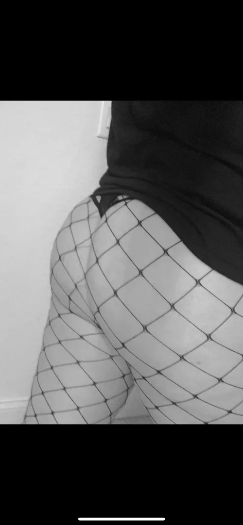 Who would bless my ass with a huge load?