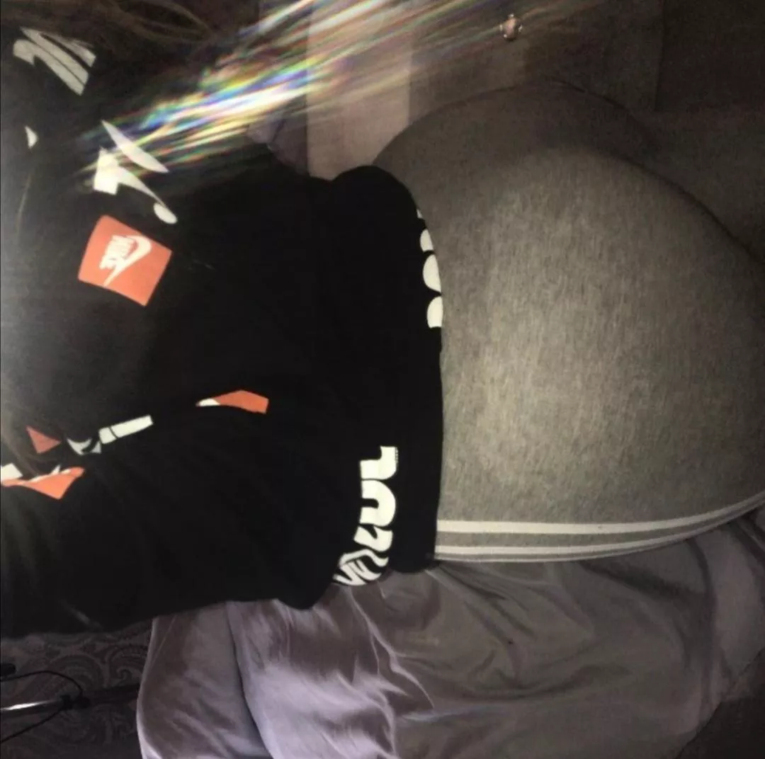 Who would fuck me in these leggings? Who would fuck me in these leggings?