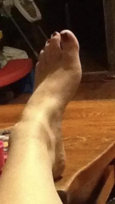 Who would give my foot attention?π₯΅ Who would give my foot attention?π₯΅