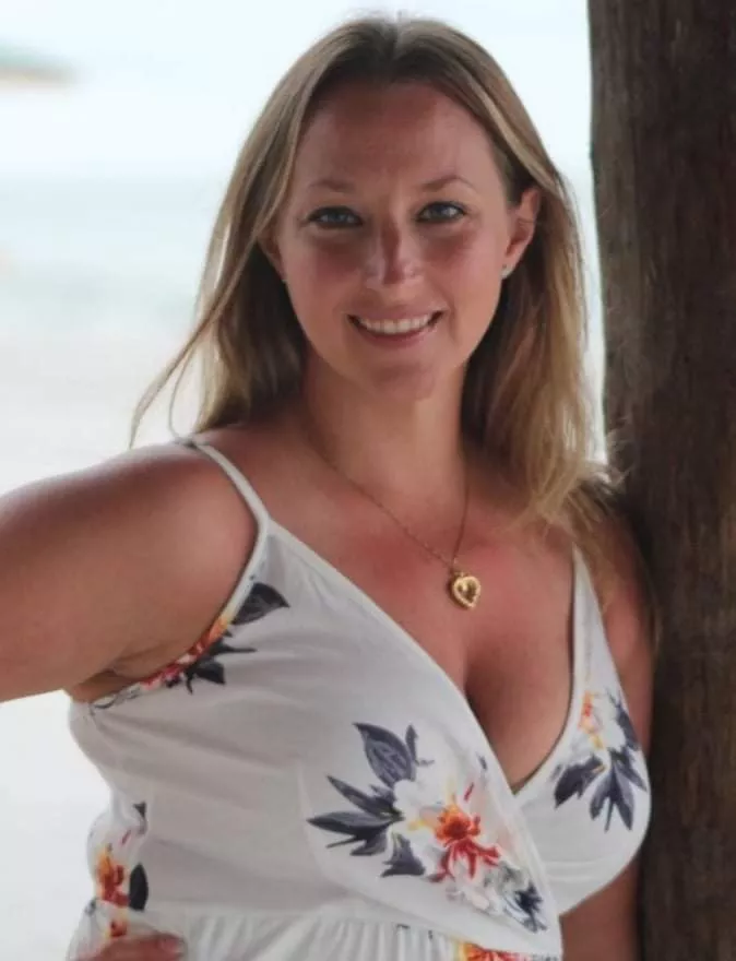 Who would help me fuck my wife? Like and comment to see more Who would help me fuck my wife? Like and comment to see more