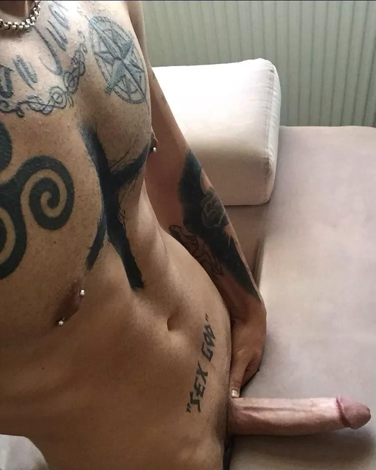 Who would like to volunteer their tongue? Who would like to volunteer their tongue?
