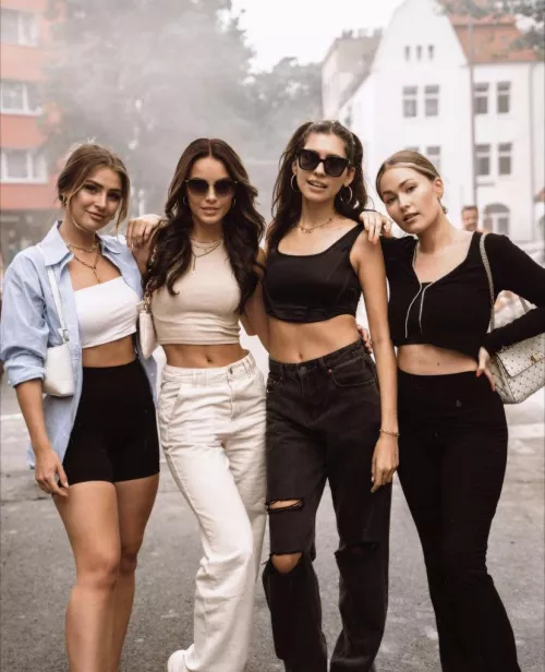 Who would you date? [4]