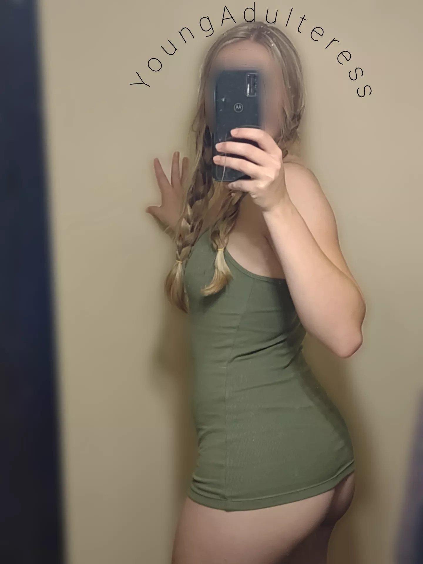 whoever can guess my height gets a free nude!! let's play 🤗