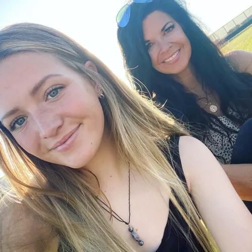 Whom to kiss and whom to pound? (Can be the same)