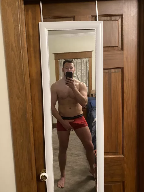 Who’s favorite color is red?