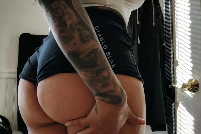 Who's following? ๐ Who's following? ๐