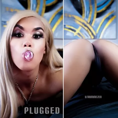 Who's going to take out my plug and put it back in it's rightful place....?😏🍑 Who's going to take out my plug and put it back in it's rightful place....?😏🍑