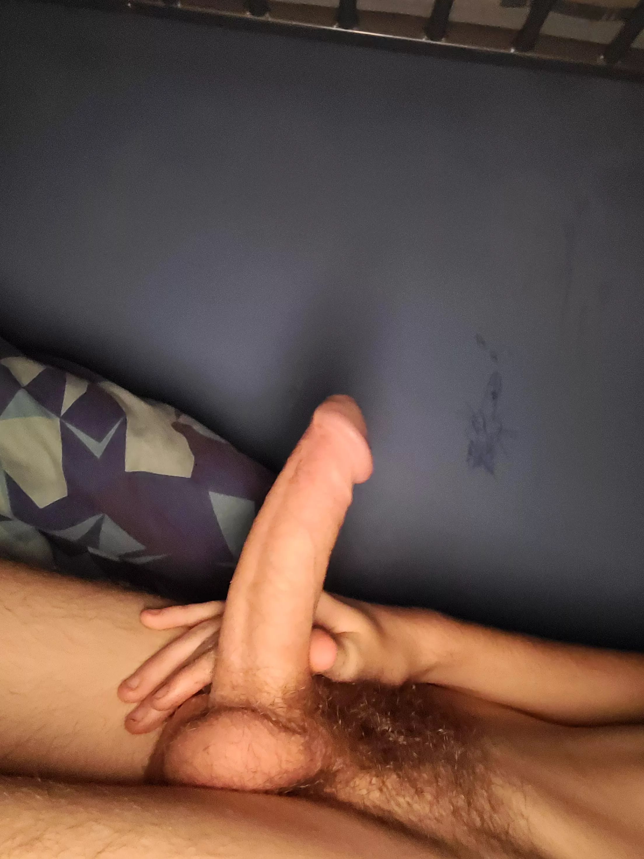 Who's gonna come suck it for me Who's gonna come suck it for me