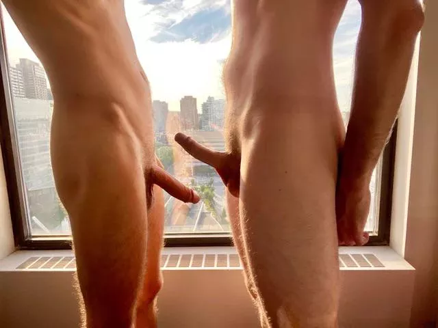 Who’s gonna suck us both at our next hotel room? 😋😋😋