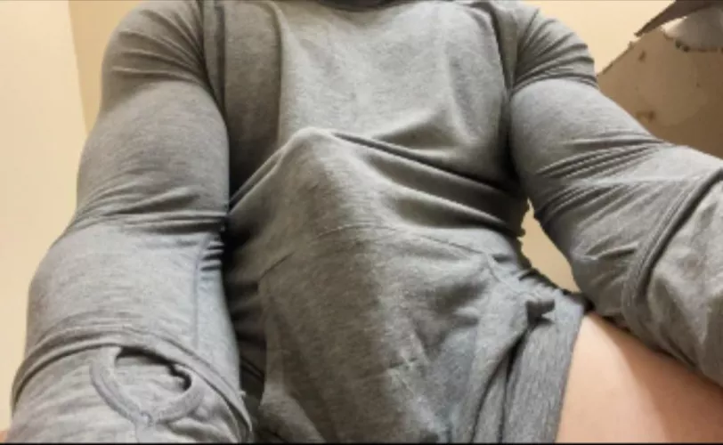 Who’s got the power to bust my no-nut November? Who’s got the power to bust my no-nut November?