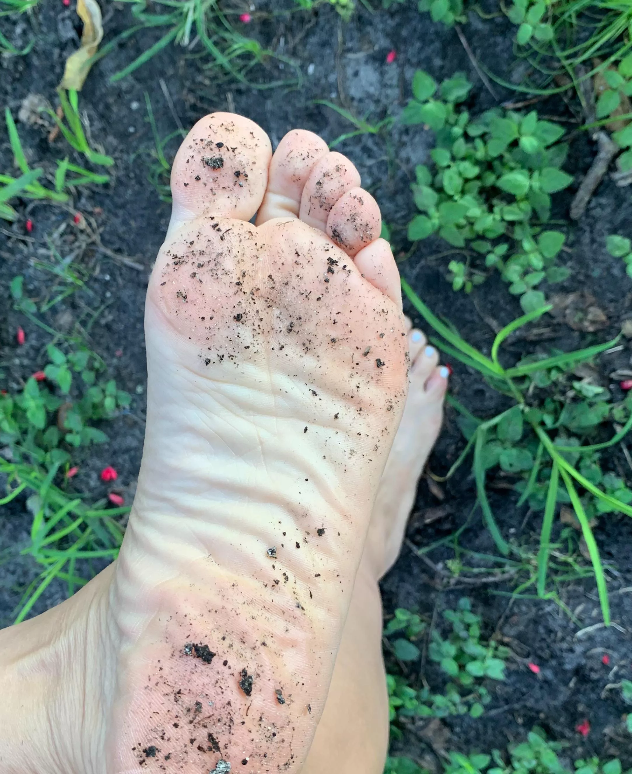 Who’s into dirty soles? 🤎 Who’s into dirty soles? 🤎