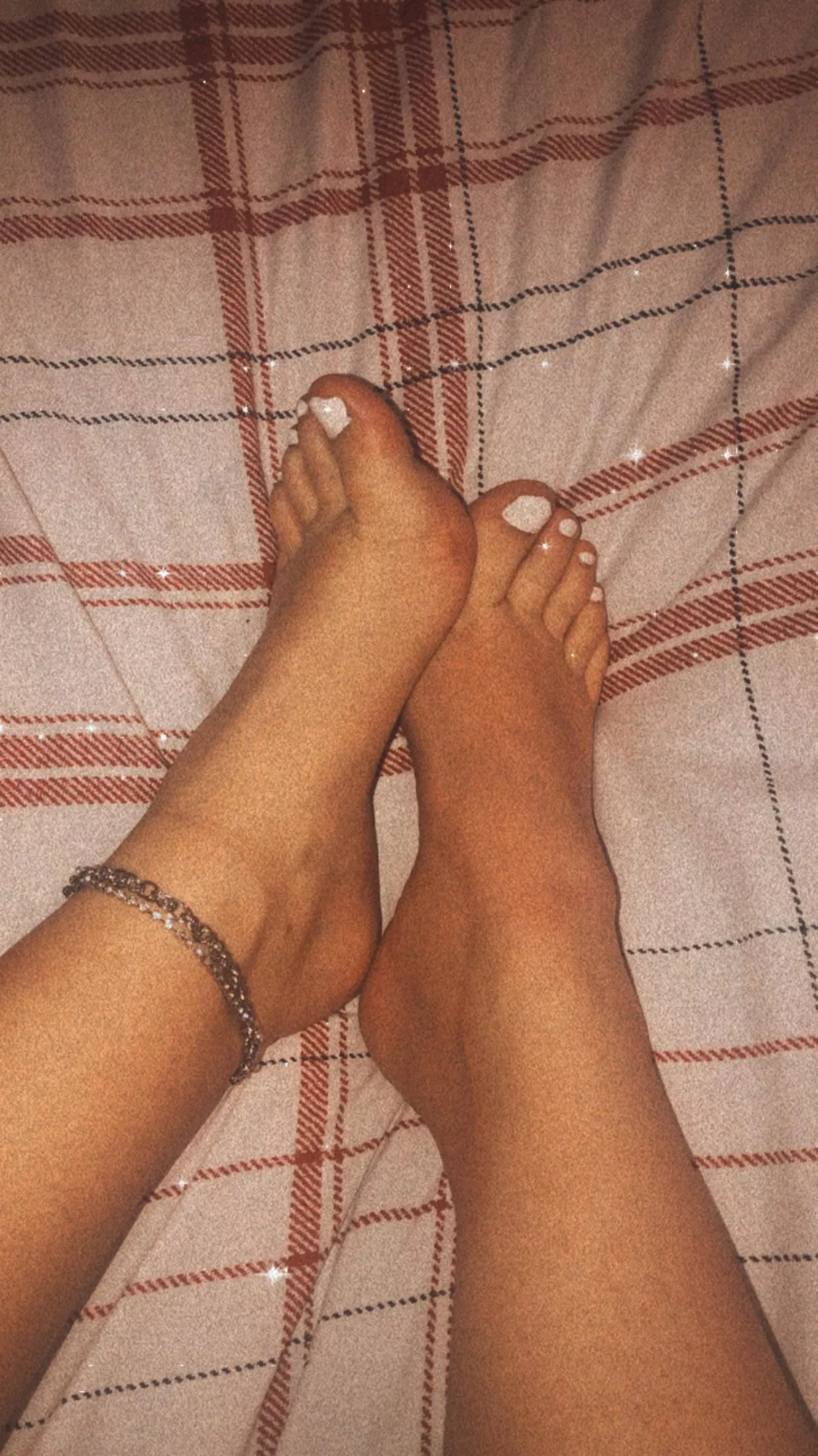 Who’s sucking these toes then? Who’s sucking these toes then?