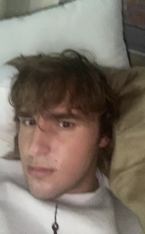 who’s trying to be my kiss at midnight 😩 who’s trying to be my kiss at midnight 😩