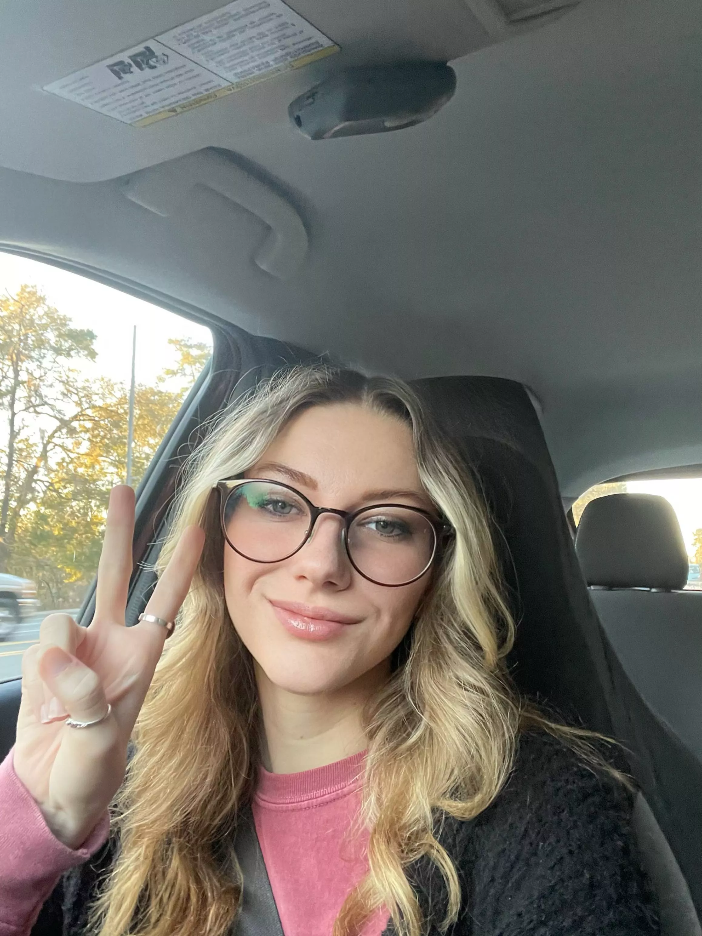 Who’s tryna be my valentines this year? 21f