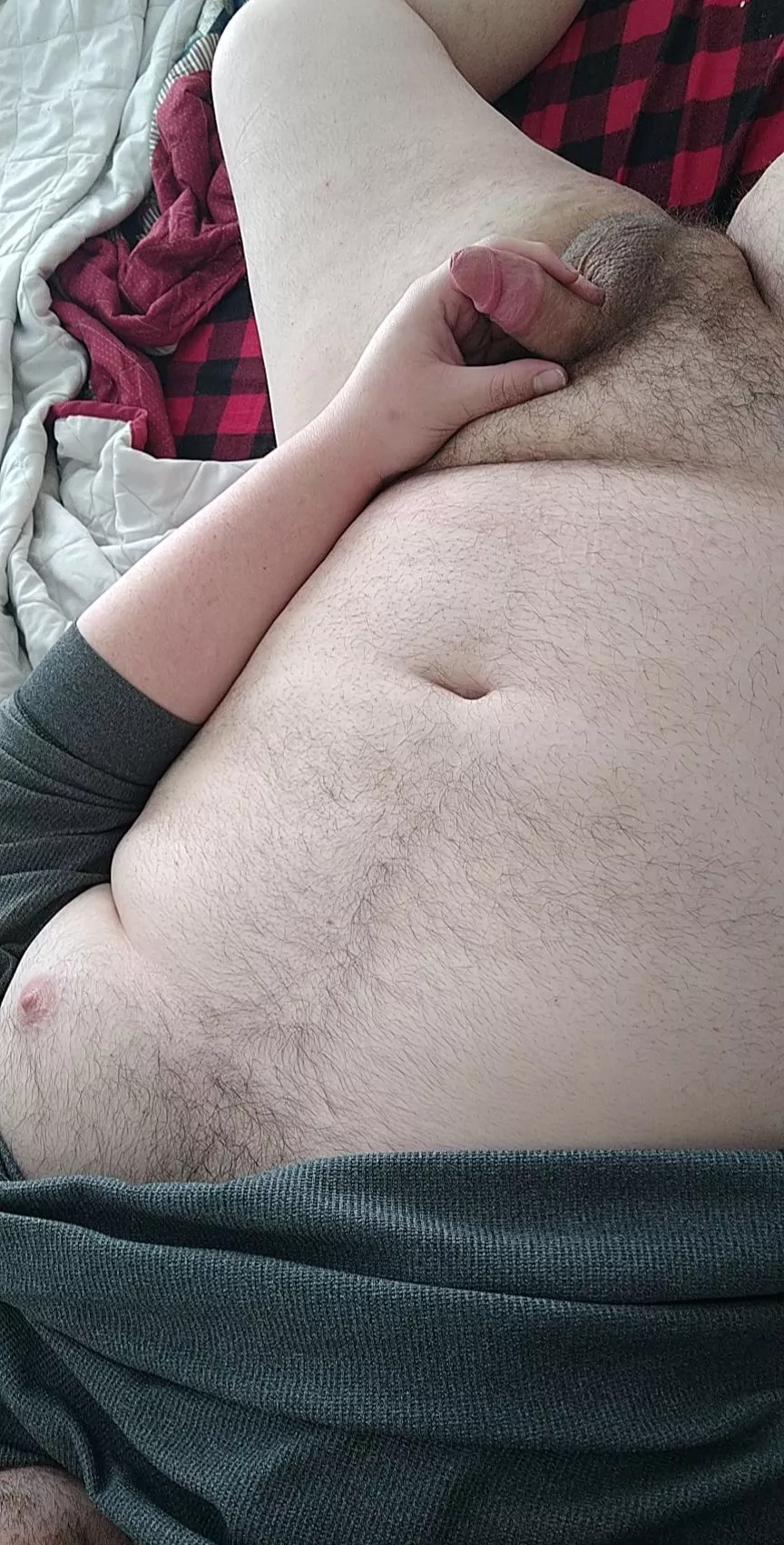 Who's up for some fun on the couch? 😘