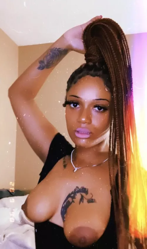 who’s up ? holidays over back to being the limitless n***** mom I am how’s my tits & weave ? 🥰 KIK// FineAssSub