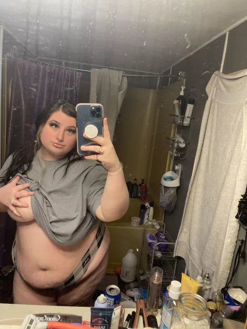 Who’s up rn ??😜