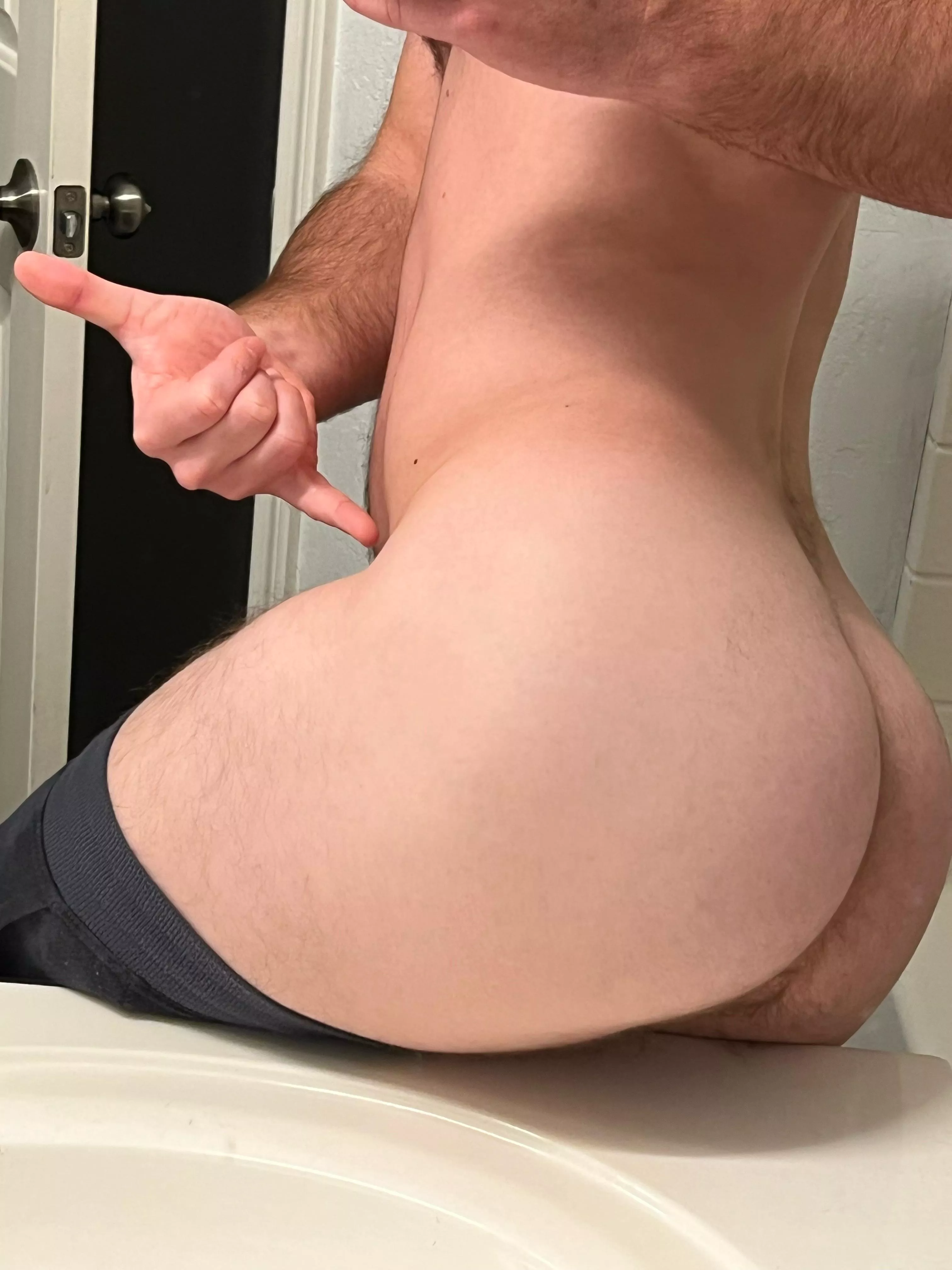 Who’s winning the super bowl? If your team loses it’s okay because I still have a phatty. Link in bio.