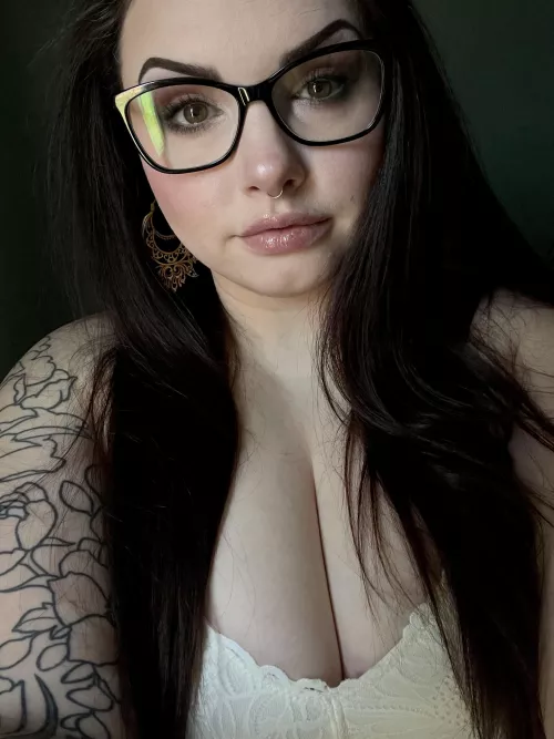 Why did Karen press Ctrl+Shift+Delete? Because she wanted to see the task manager.