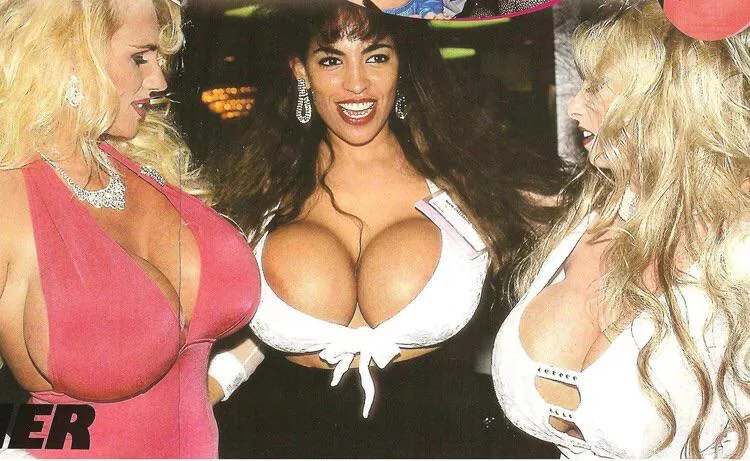 Why does Lisa look jealous of Angelique? 😂 (Lisa lipps, Angelique dos Santos and Wendy Whoppers)