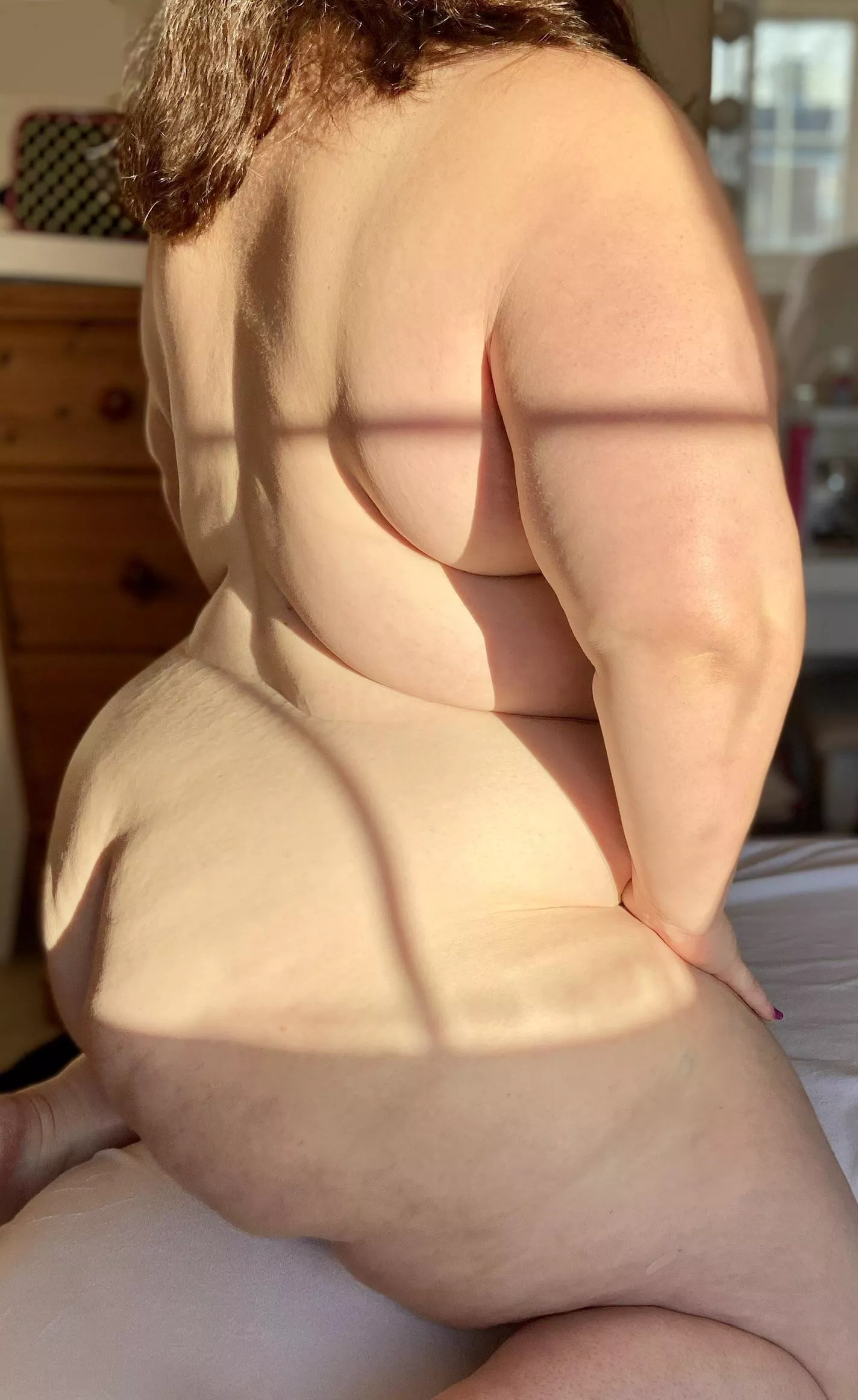 Why does the sun make me look so good?