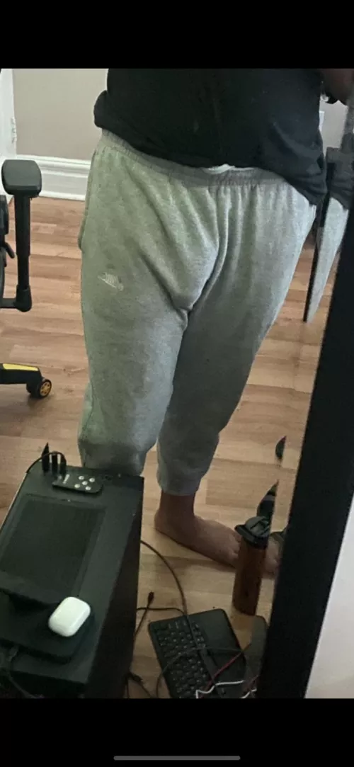 Why I avoid wearing grey sweats Why I avoid wearing grey sweats