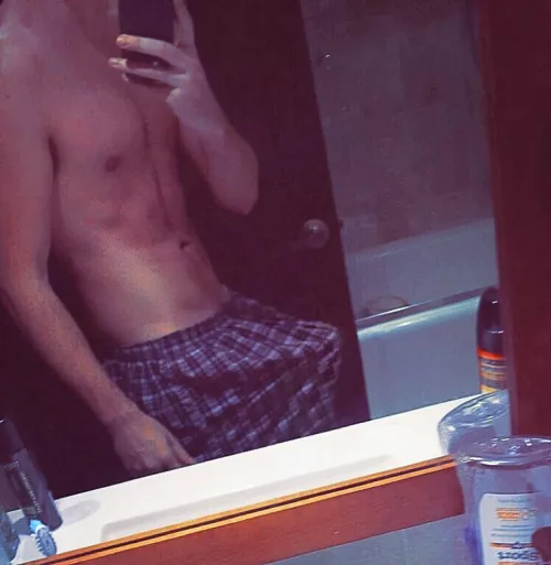 Why I donβt normally wear loose boxers :)