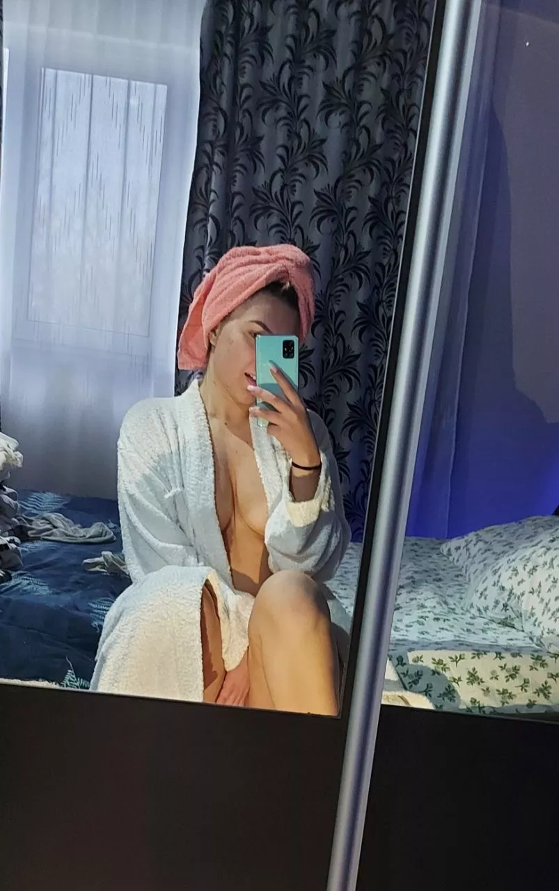 Why was I showering alone? I want a showerbuddy 🤪