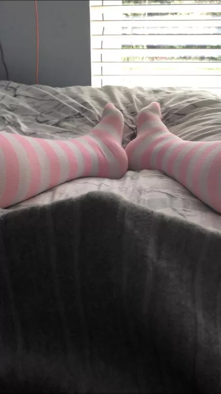 Whyβre you staring at my skirtβ¦