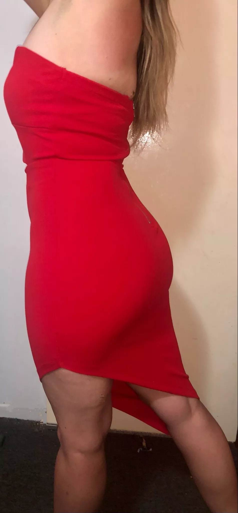 Wife 35 in red Wife 35 in red