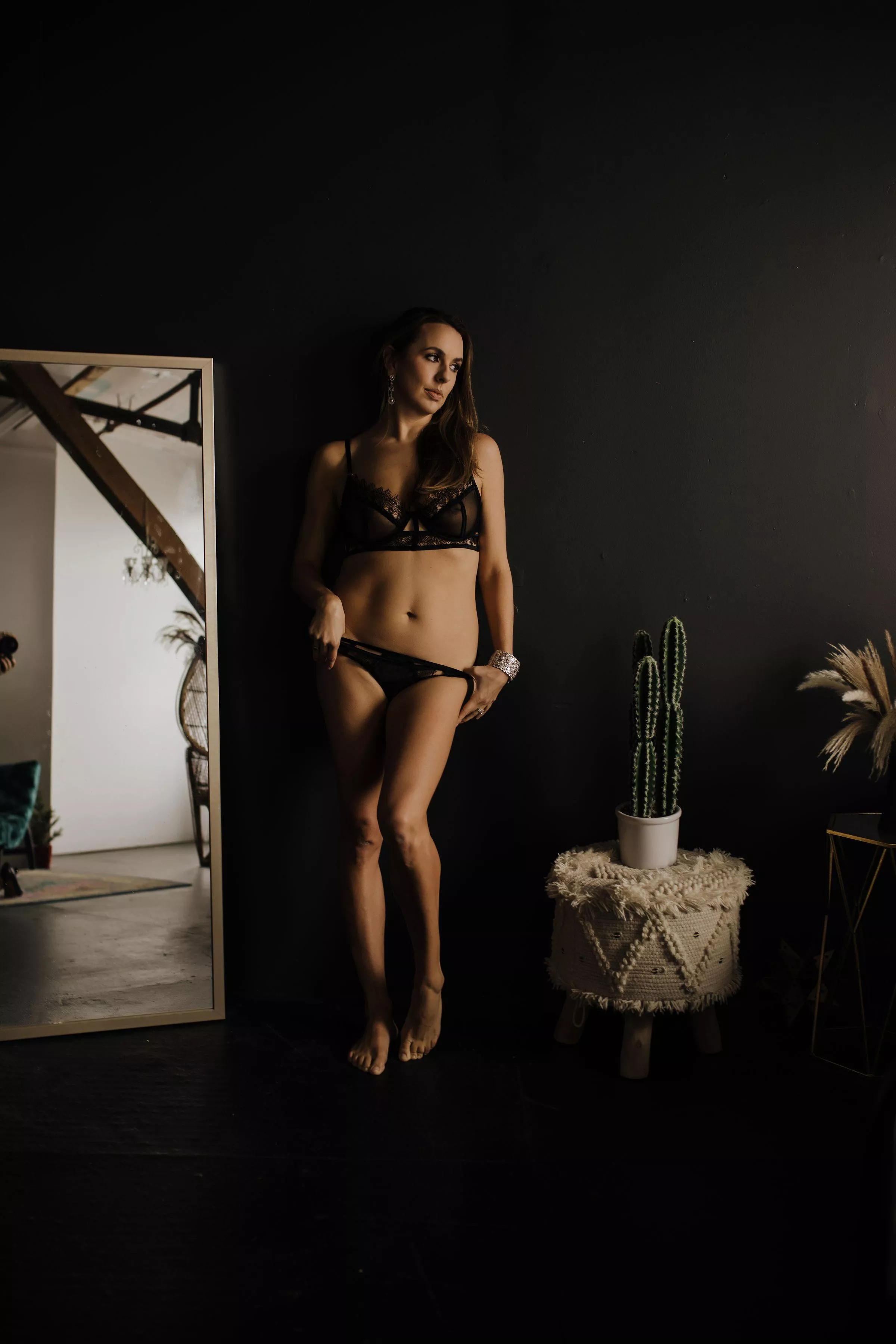 Wife and mom of 3. Tell her if she is still got it?