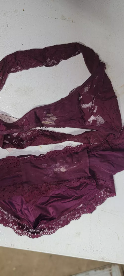 Wife and sil panties.. they both smell a Lil sweet and sweaty Wife and sil panties.. they both smell a Lil sweet and sweaty